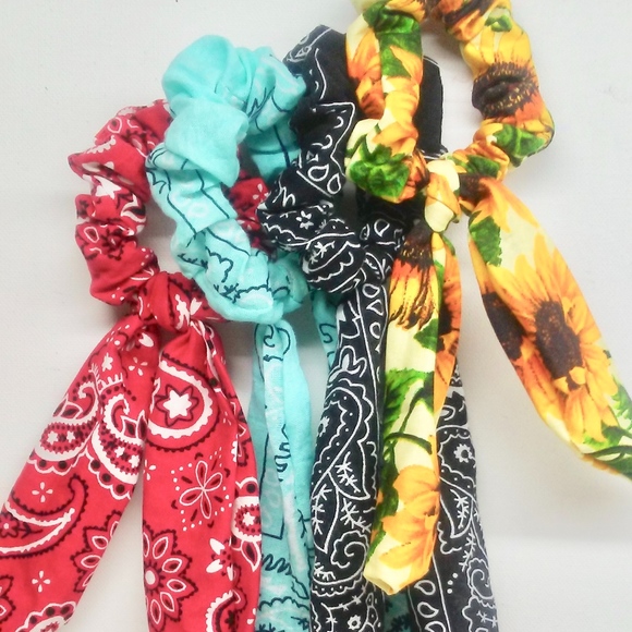 RED BANDANA BOW SCRUNCHIE! - Picture 5 of 5